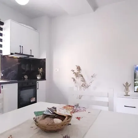 Perla 9 Apartament Golem (Tirana)